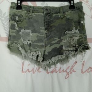 Mossimo Supply Co high rise ripped Shorts camouflage  size 6/28
